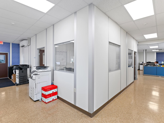 Modular office interior with partition walls by Allied Modular.